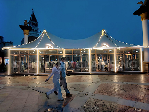 1 trade show tent with glass wall