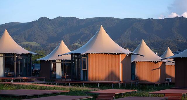 Unveiling Trends in Luxury Glamping Tents: Design and Decor Elegance